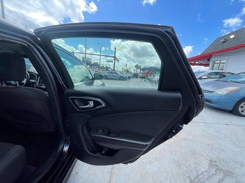 Used 2016 Chrysler 200 Limited w/ Anniversary Edition FWD image 13