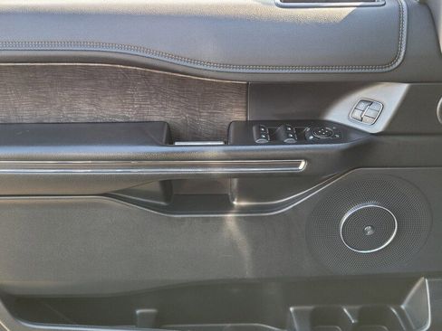 Used 2021 Ford Expedition Limited image 27