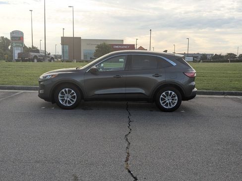 Used 2020 Ford Escape SE FWD image 6