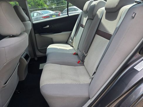 Used 2013 Toyota Camry LE FWD image 9