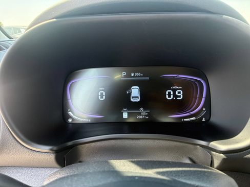 Used 2025 Kia Soul LX w/ LX Technology Package FWD image 38
