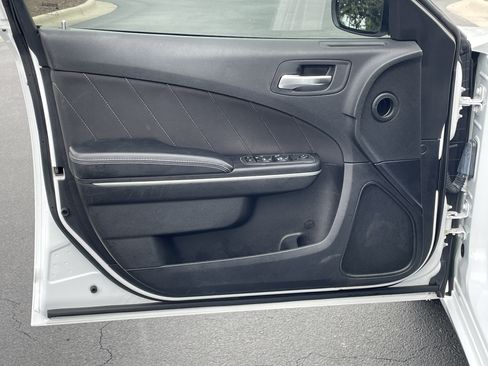 Used 2022 Dodge Charger SXT RWD image 13