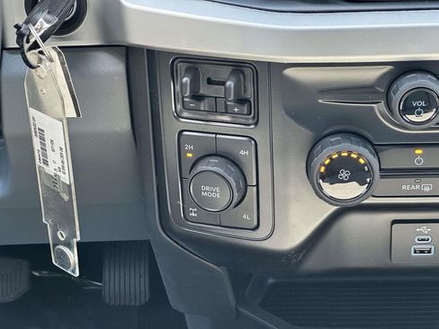 New 2026 Ford F250 XLT w/ FX4 Off-Road Package AWD/4WD image 15