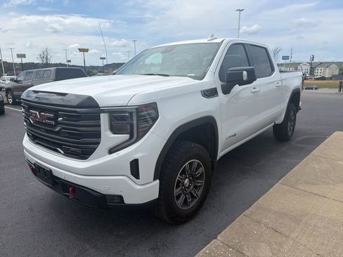 Used 2025 GMC Sierra 1500 AT4 image 1