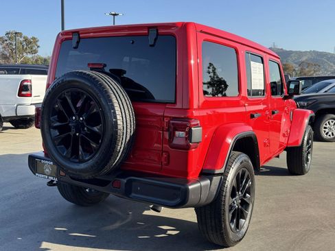 Certified 2025 Jeep Wrangler Unlimited Sahara w/ Safety Group AWD/4WD image 6