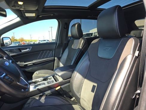 Used 2022 Ford Edge ST w/ Equipment Group 401A image 13