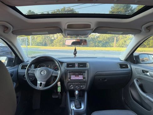 Used 2012 Volkswagen Jetta SE FWD image 10