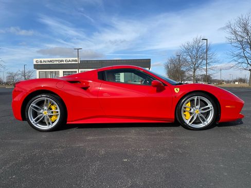 Used 2018 Ferrari 488 Spider image 8
