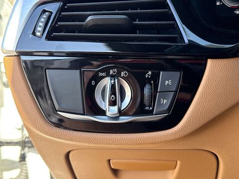Used 2021 BMW 530i w/ Premium Package RWD image 14