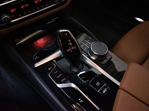 Used 2022 BMW 530i xDrive w/ Premium Package AWD/4WD image 18