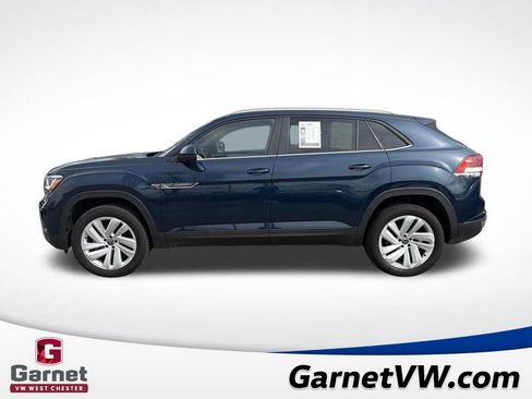 Used 2023 Volkswagen Atlas Cross Sport SE w/ Panoramic Sunroof Package image 2