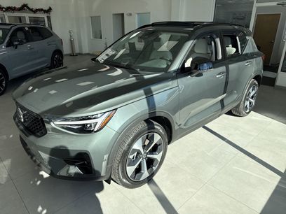 New 2026 Volvo XC40 B5 Plus w/ Protection Package Premier
