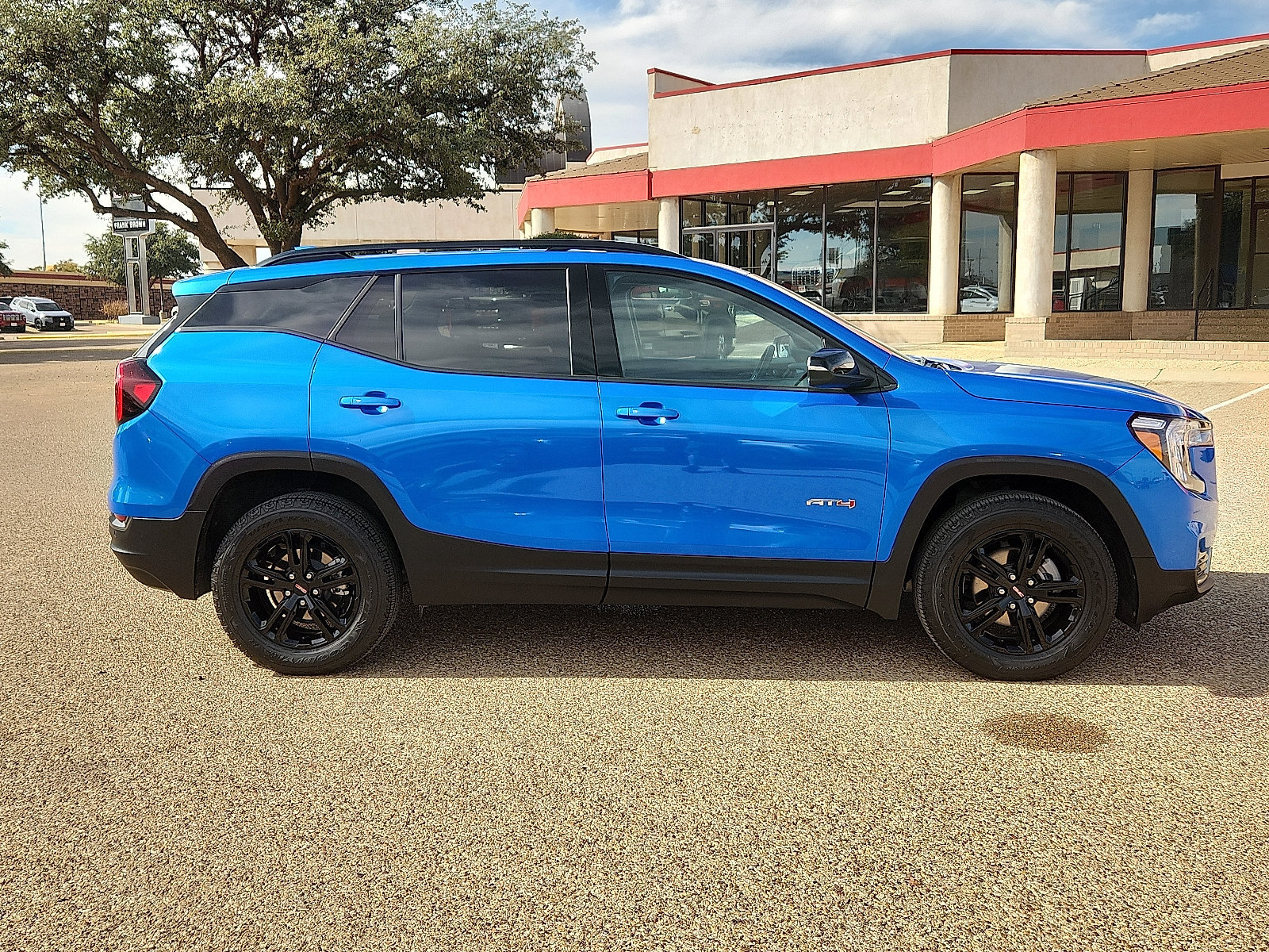 Used 2024 GMC Terrain AT4 AWD/4WD image 5