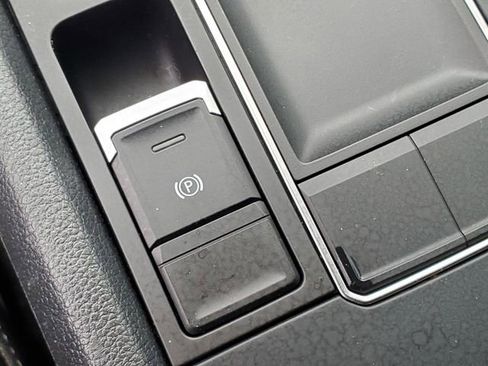 Used 2019 Volkswagen Atlas SE w/ Panoramic Sunroof Package image 24