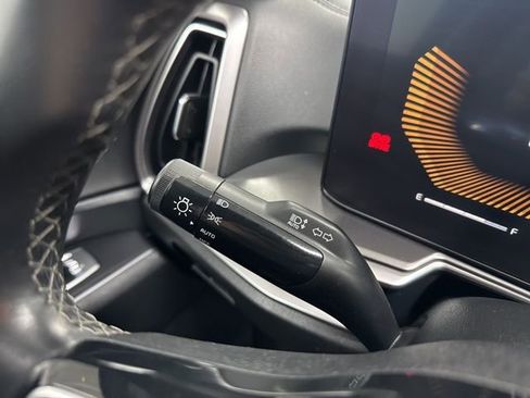 Used 2024 Kia Sorento S image 36