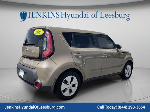Used 2016 Kia Soul w/ Convenience Package FWD image 3