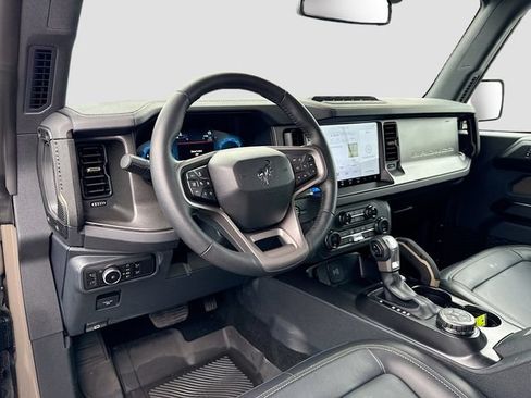 Certified 2025 Ford Bronco Badlands AWD/4WD image 13
