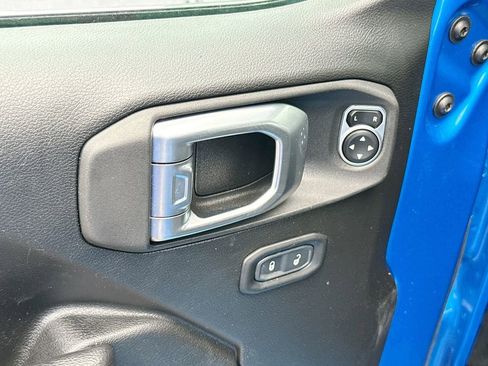 Used 2023 Jeep Wrangler Unlimited AWD/4WD image 19
