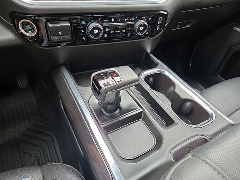 Used 2022 Chevrolet Silverado 1500 LTZ AWD/4WD image 25