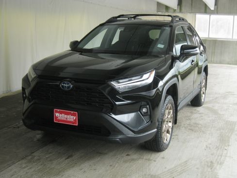 Used 2023 Toyota RAV4 AWD Hybrid image 23