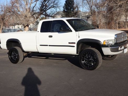 Used 2001 Dodge Ram 2500 Truck ST image 2