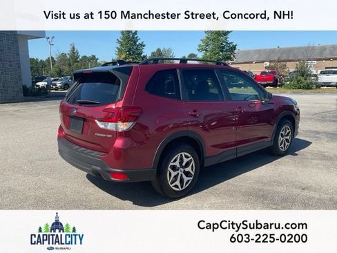 Used 2024 Subaru Forester Premium AWD/4WD image 6