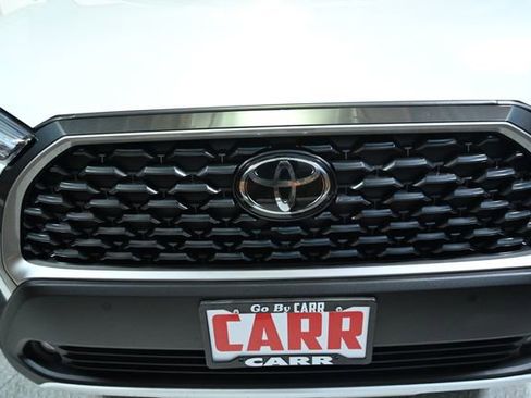 Used 2023 Toyota Corolla Cross XLE w/ Convenience Package image 16