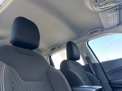 Used 2018 Jeep Compass Sport w/ Tech Group image 16