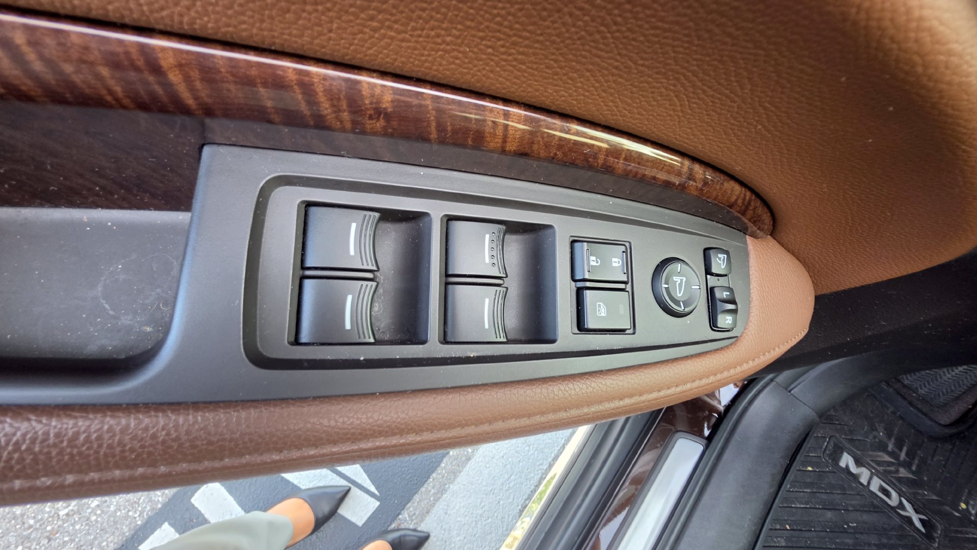 Used 2018 Acura MDX w/ Technology Package FWD image 18