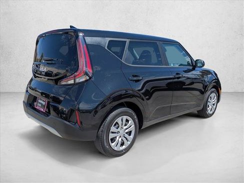 Used 2023 Kia Soul LX FWD image 5