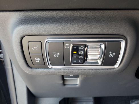 New 2026 Lincoln Nautilus Premier AWD/4WD image 13