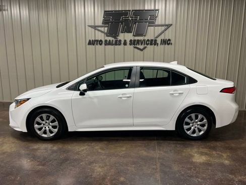 Used 2024 Toyota Corolla LE image 3