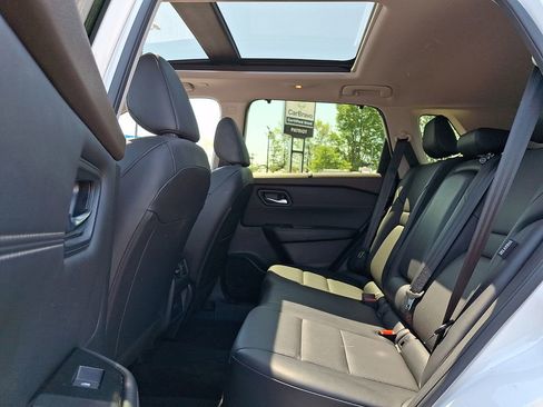 Certified 2023 Nissan Rogue SV w/ SV Premium B Package AWD/4WD image 10