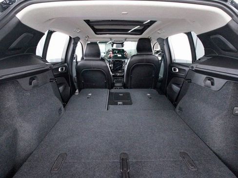 Certified 2025 Volvo XC40 B5 Plus image 34