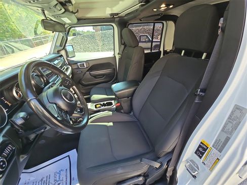 Used 2022 Jeep Gladiator Sport image 17