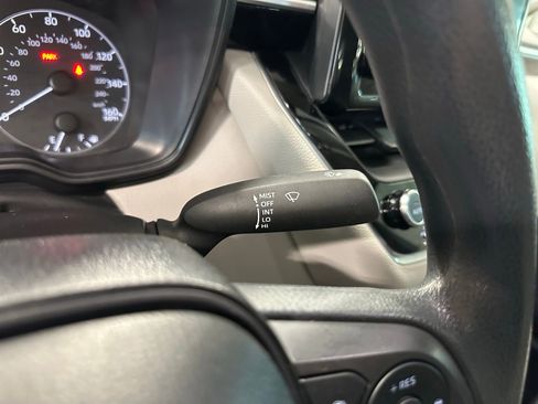 Used 2025 Toyota Corolla LE image 19