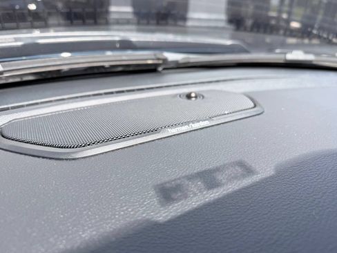 Used 2023 RAM 1500 Laramie AWD/4WD image 19