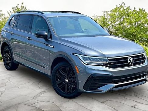 Used 2022 Volkswagen Tiguan SE R-Line AWD/4WD image 10
