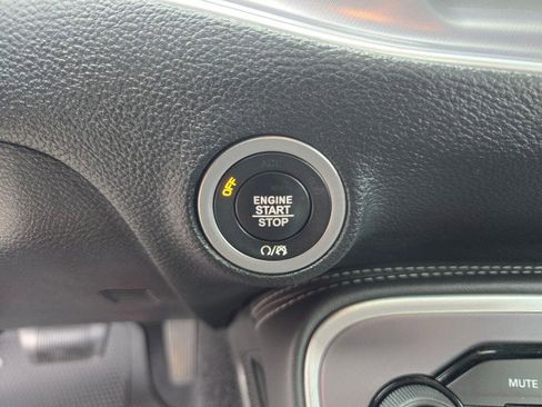 Used 2019 Dodge Challenger SXT w/ Driver Convenience Group image 32