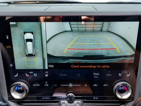 Used 2025 Lexus GX 550 image 23