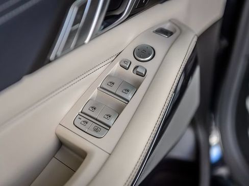 Used 2020 BMW X7 xDrive40i w/ M Sport Package AWD/4WD image 56