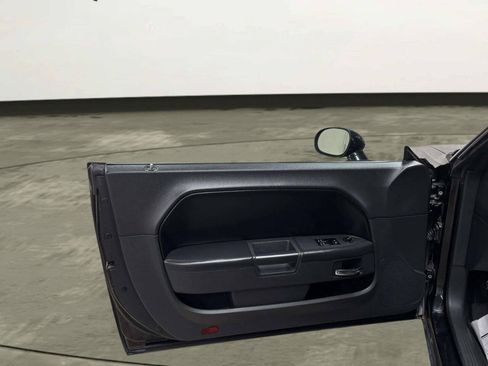 Used 2010 Dodge Challenger R/T RWD image 12