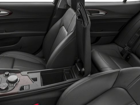 Used 2017 Alfa Romeo Giulia Ti RWD image 10