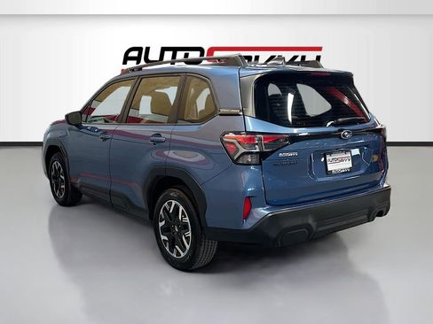 Used 2025 Subaru Forester AWD/4WD image 5