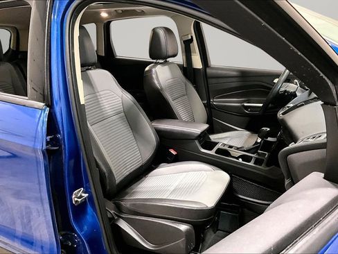 Used 2017 Ford Escape SE w/ Equipment Group 201A image 29