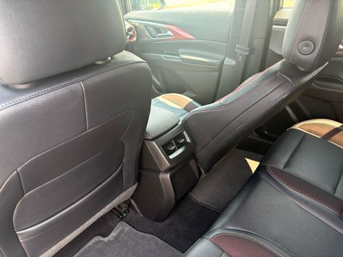Used 2024 Chevrolet Equinox EV RS FWD image 33