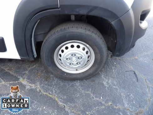 Used 2024 RAM ProMaster 2500 w/ Premium Convenience Group FWD image 17