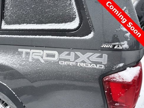 Used 2017 Toyota Tacoma TRD Off-Road image 7