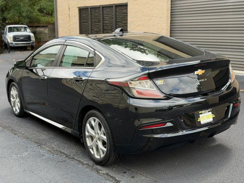Used 2017 Chevrolet Volt Premier w/ Driver Confidence II Package FWD image 8