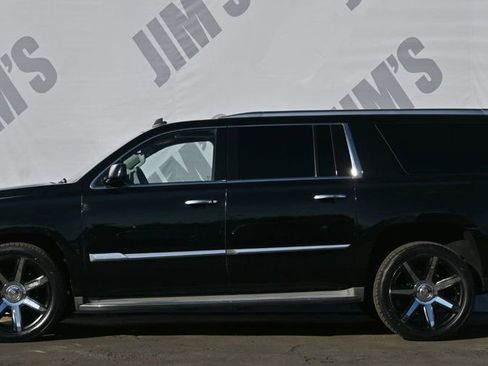 Used 2015 Cadillac Escalade ESV Luxury image 6